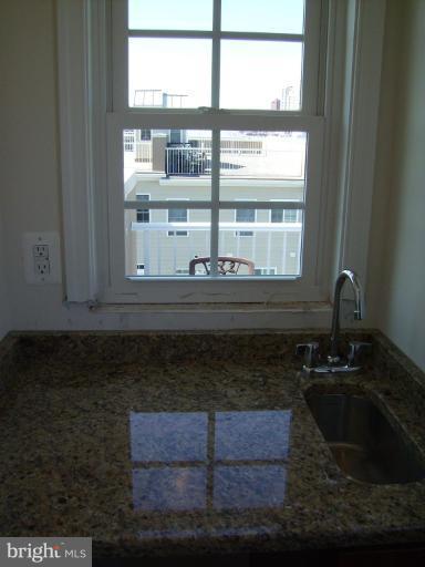 1310 Decatur Street Baltimore, MD 21230 - Photo 13 of 20 Wet Bar