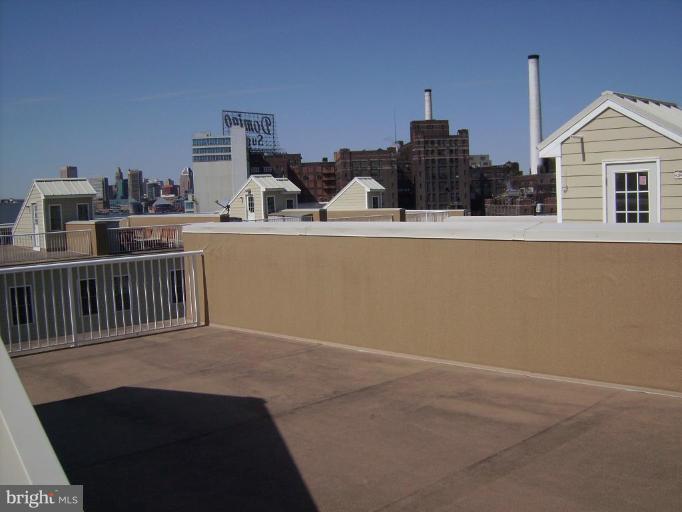1310 Decatur Street Baltimore, MD 21230 - Photo 15 of 20 Deck