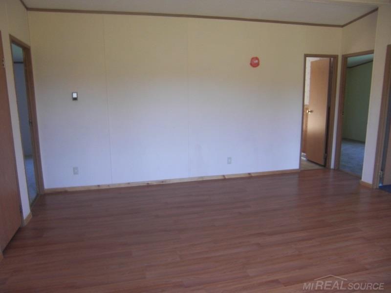 6515 Suerwier Road Applegate, MI 48401 - Photo 5 of 12 31253122-4.JPG