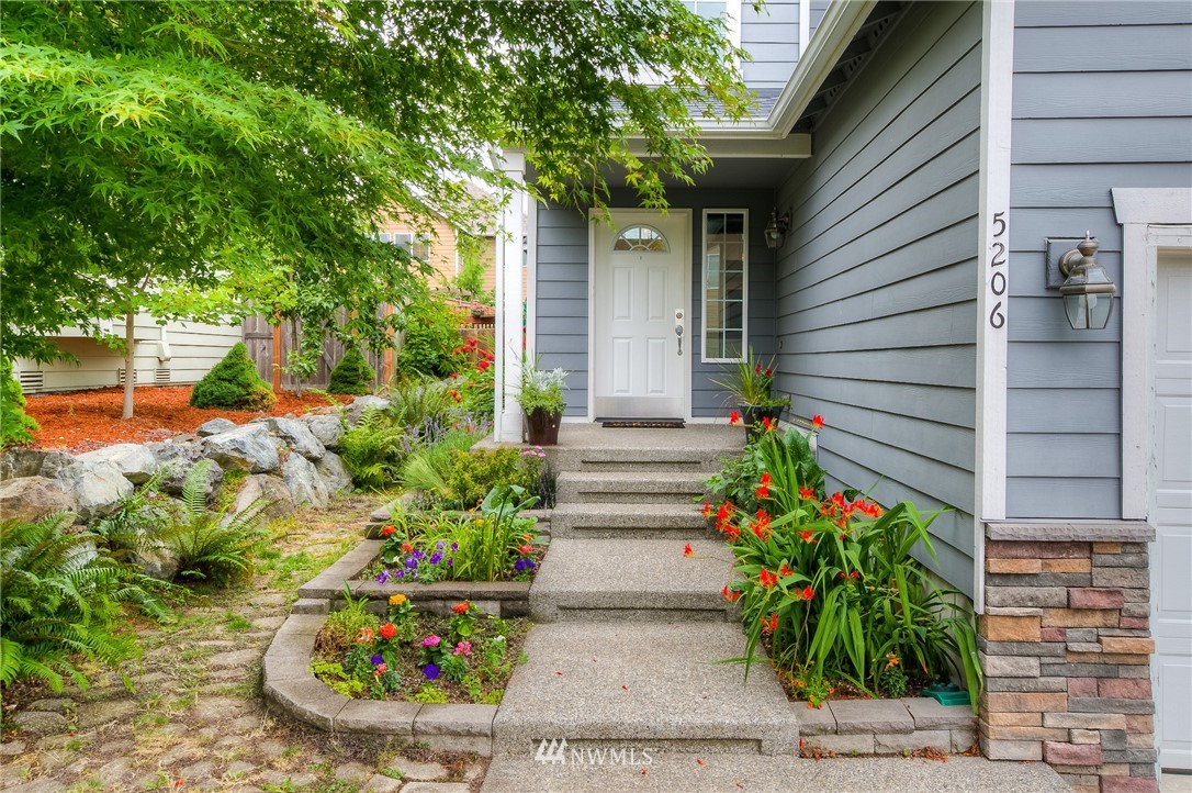 5206 Northeast 8th Street Renton, WA 98059 - Photo 2 of 24