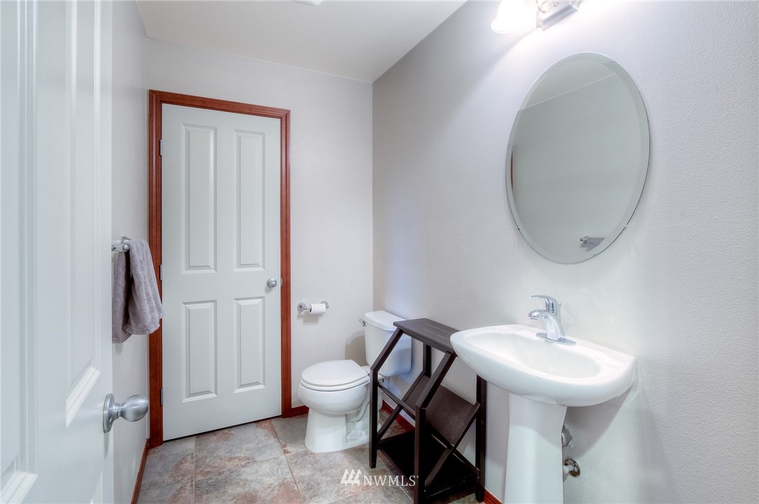 5206 Northeast 8th Street Renton, WA 98059 - Photo 13 of 24