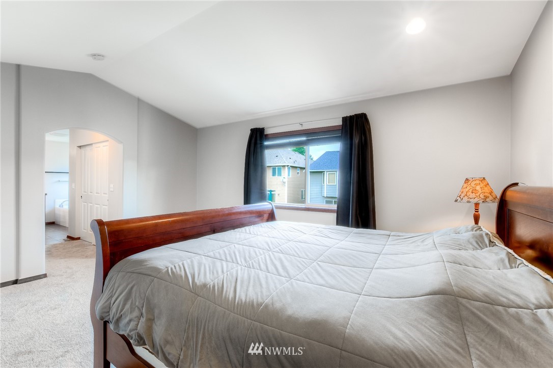 5206 Northeast 8th Street Renton, WA 98059 - Photo 16 of 24