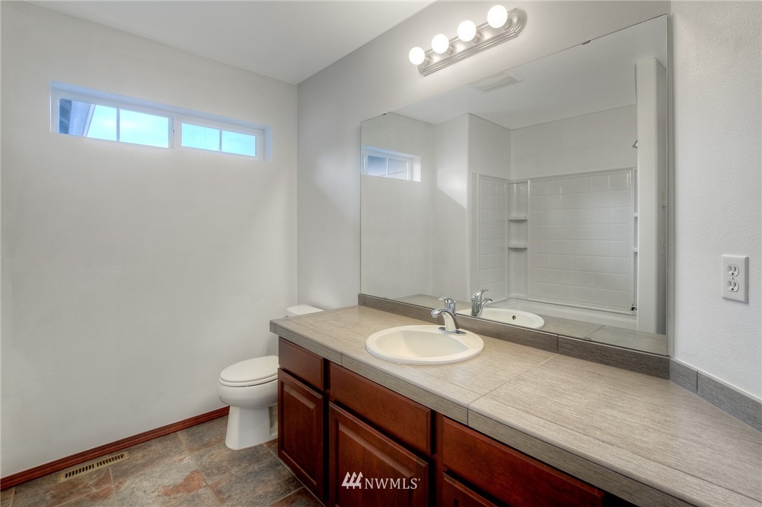 5206 Northeast 8th Street Renton, WA 98059 - Photo 20 of 24