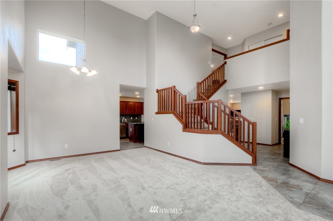 5206 Northeast 8th Street Renton, WA 98059 - Photo 3 of 24