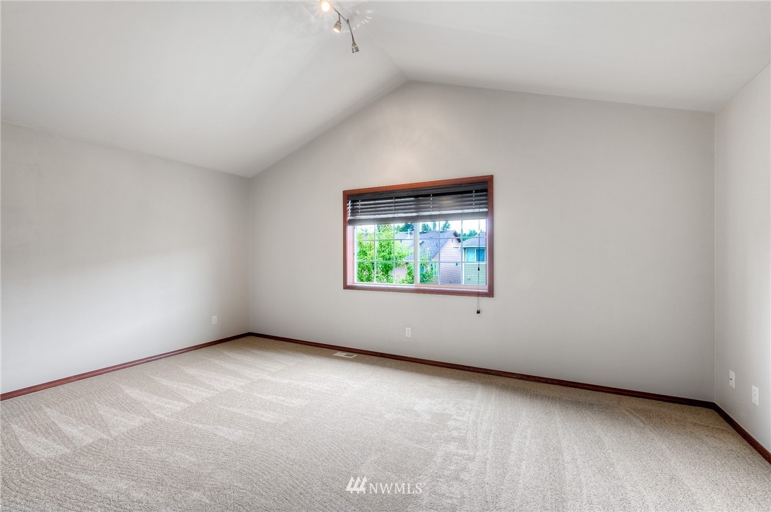 5206 Northeast 8th Street Renton, WA 98059 - Photo 21 of 24