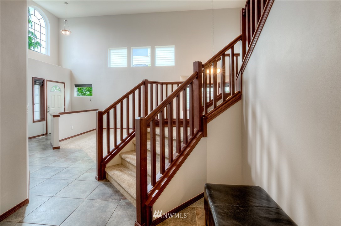 5206 Northeast 8th Street Renton, WA 98059 - Photo 6 of 24