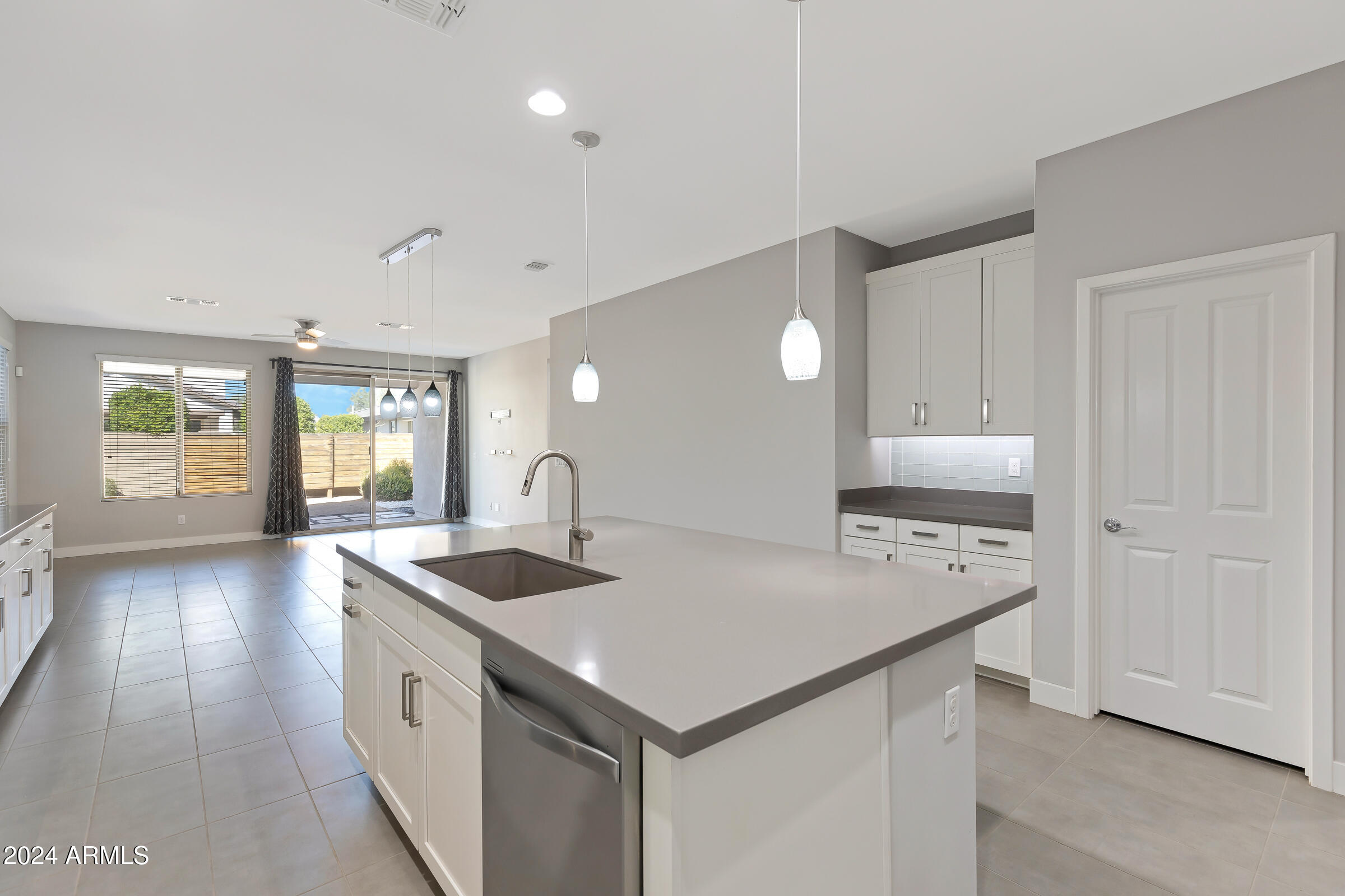 14396 West Wethersfield Road Surprise, AZ 85379 - Photo 11 of 23 14396 W Wethersfield Rd-11