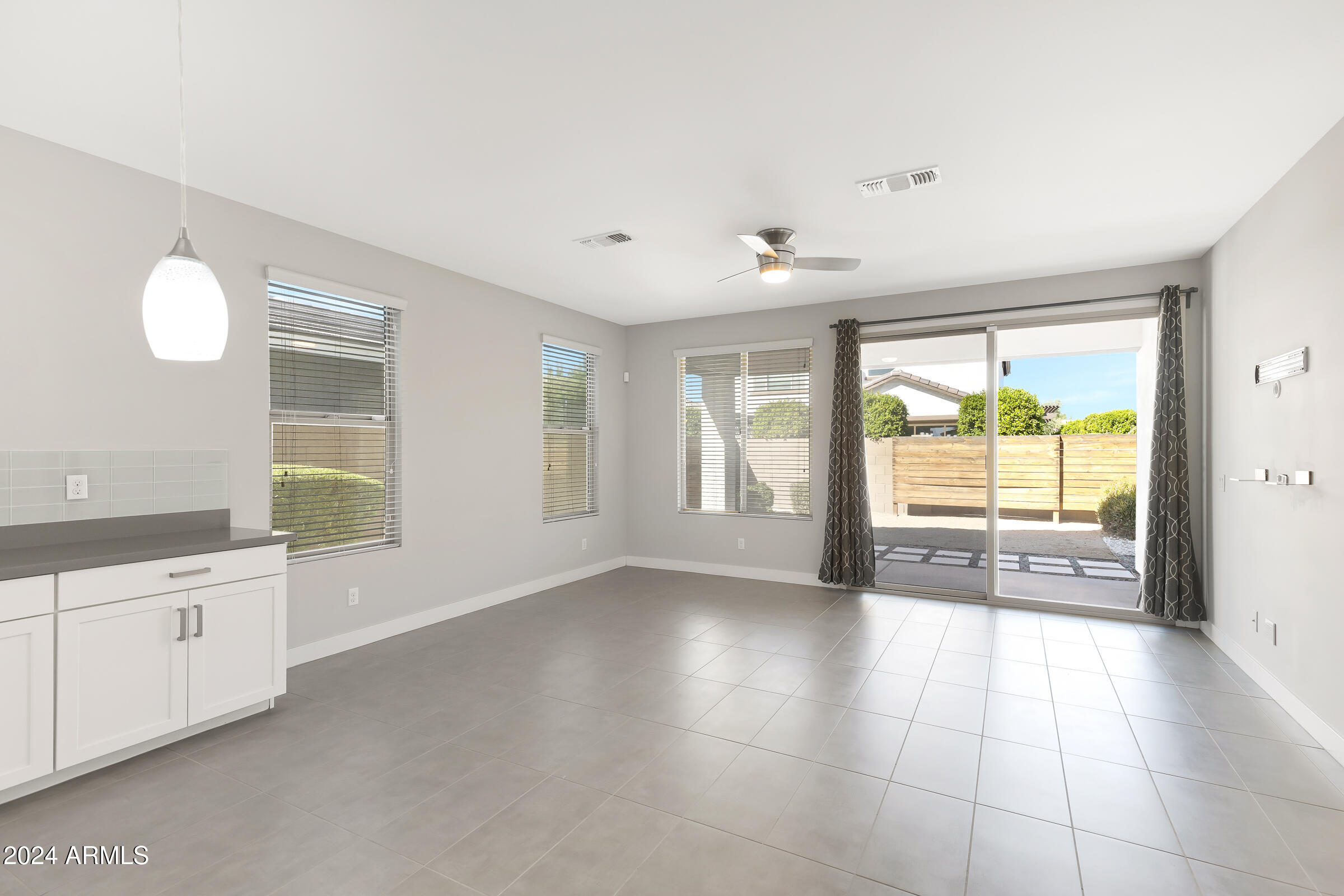 14396 West Wethersfield Road Surprise, AZ 85379 - Photo 12 of 23 14396 W Wethersfield Rd-12