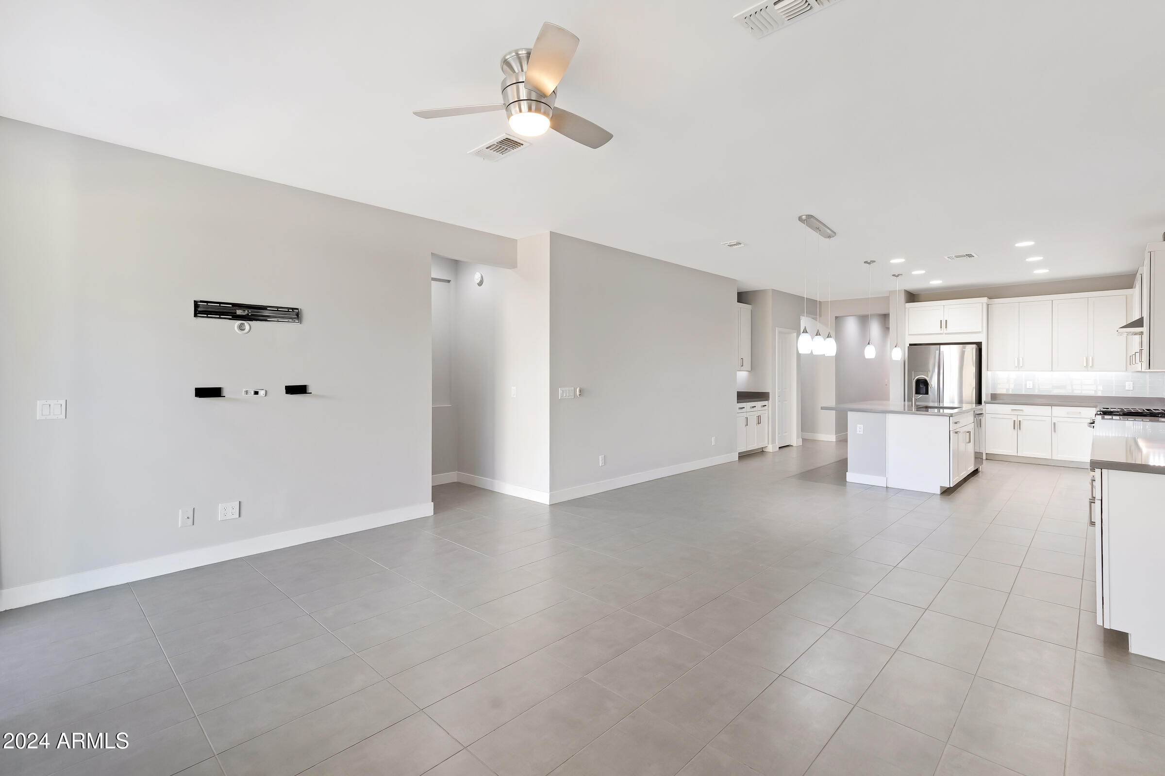 14396 West Wethersfield Road Surprise, AZ 85379 - Photo 13 of 23 14396 W Wethersfield Rd-13