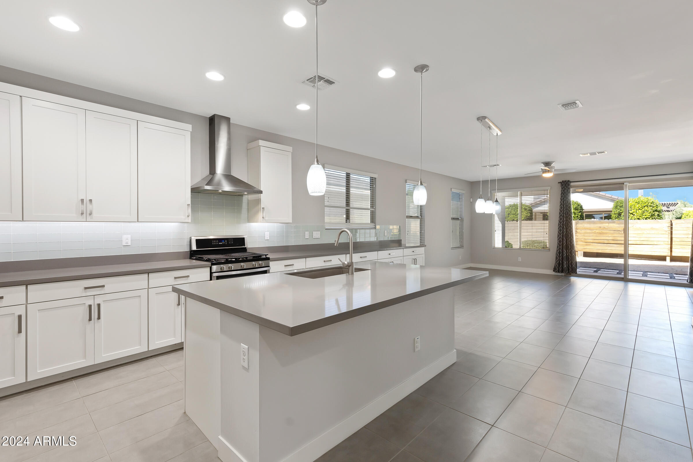 14396 West Wethersfield Road Surprise, AZ 85379 - Photo 8 of 23 14396 W Wethersfield Rd-8