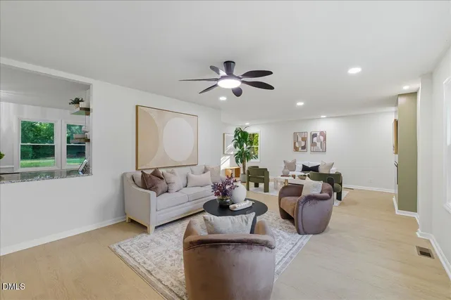 a view of utility room