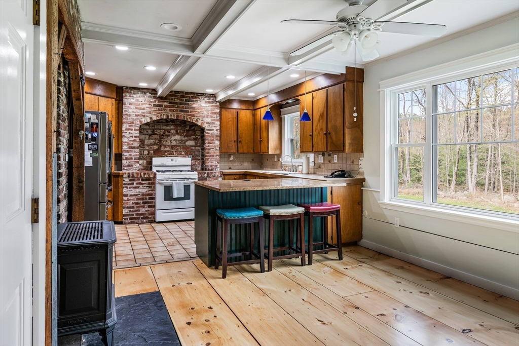 534 Hooksett Road Auburn, NH 03032 - Photo 11 of 38 Gallery Image 11
