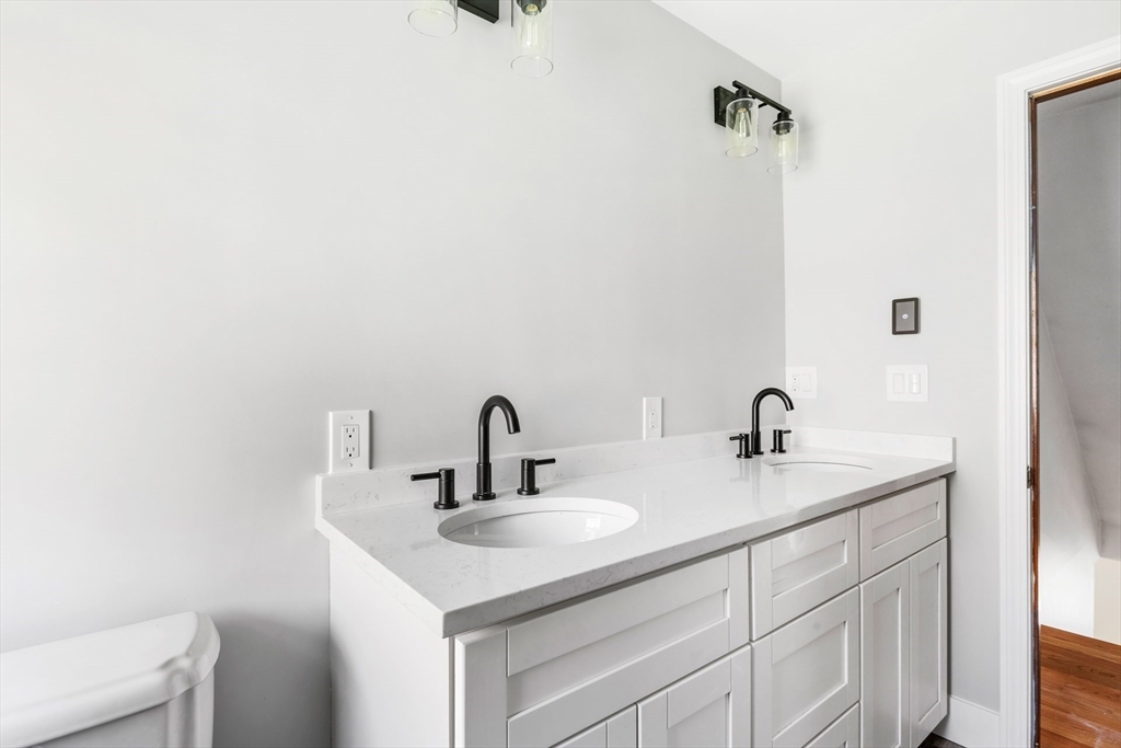 534 Hooksett Road Auburn, NH 03032 - Photo 21 of 38 Gallery Image 21
