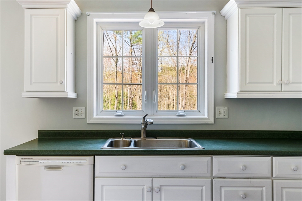 534 Hooksett Road Auburn, NH 03032 - Photo 32 of 38 Gallery Image 32