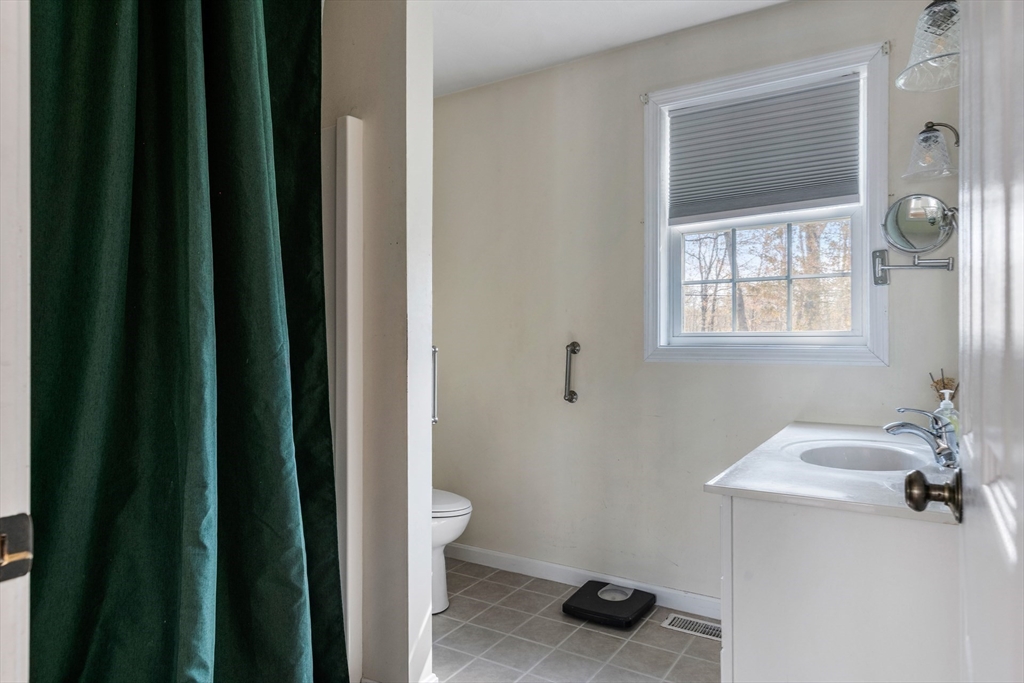 534 Hooksett Road Auburn, NH 03032 - Photo 35 of 38 Gallery Image 35