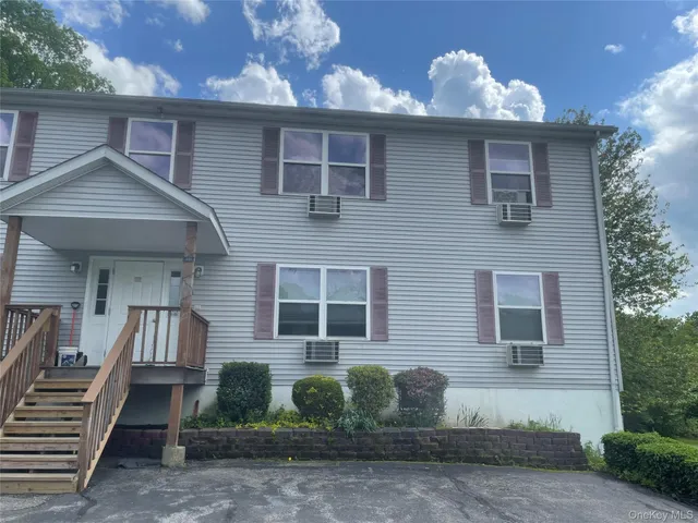 $1,900 | 696 South Street, Unit 2, Highland, NY 12528