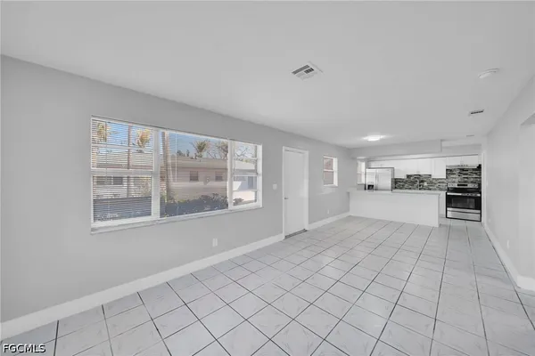 $1,300 | 15 Southeast 24th Avenue, Unit E, Cape Coral, FL 33990