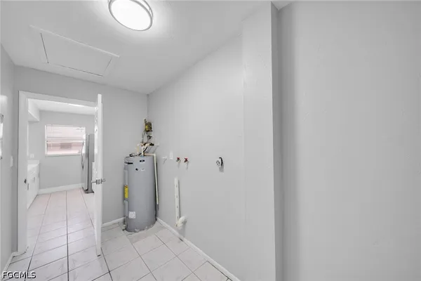 $1,300 | 15 Southeast 24th Avenue, Unit E, Cape Coral, FL 33990