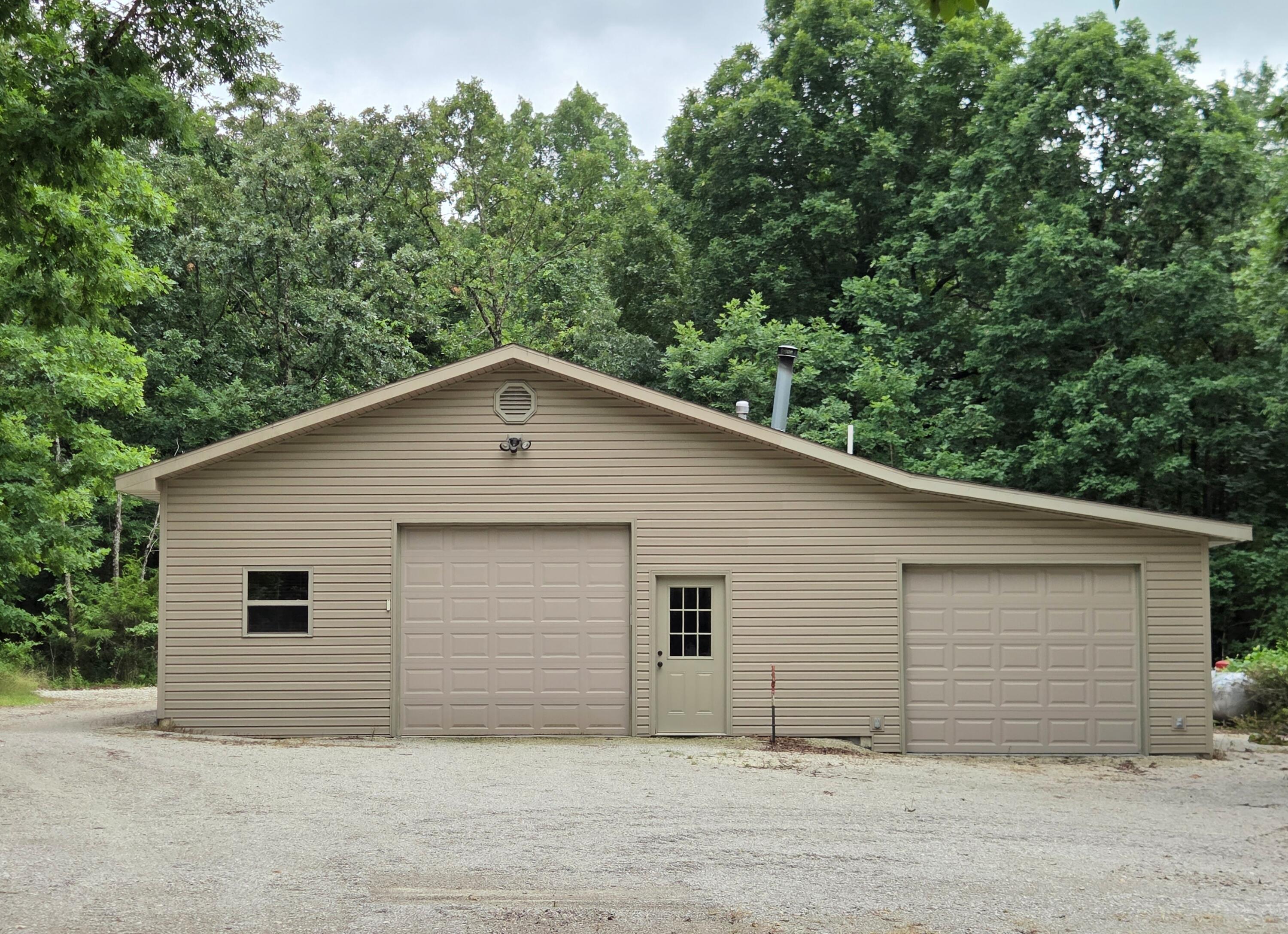 1346 Golf Course Road Marshfield, MO 65706 - Photo 68 of 84 1346 E Golf Course Rd (35)
