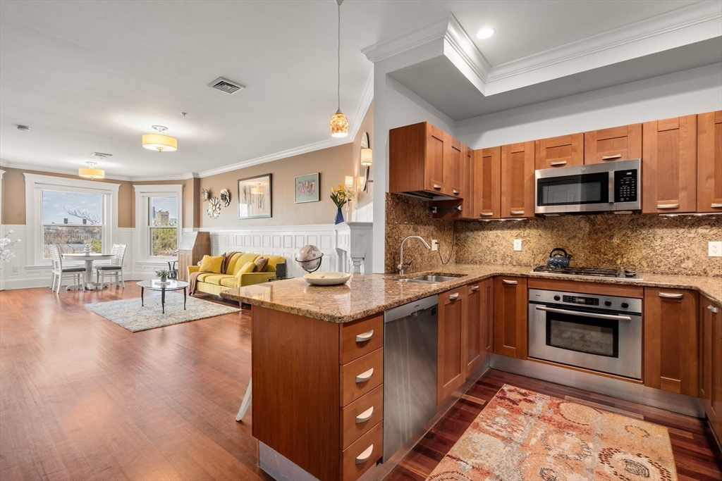 19 Bay State Road, Unit 4 Boston, MA 02215 - Photo 9 of 27