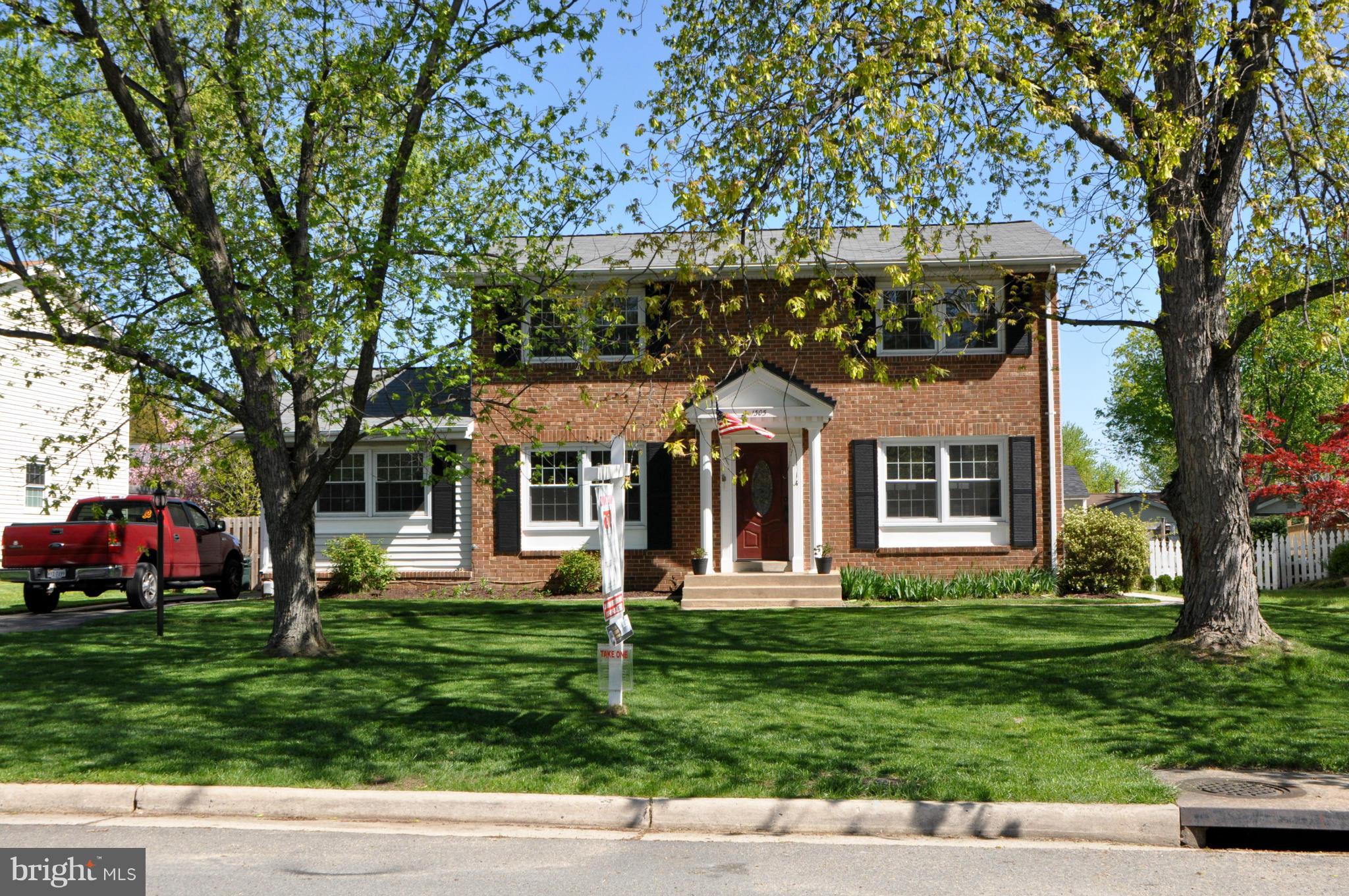 1305 Lee Road Sterling, VA 20164 - Photo 1 of 30 Exterior (Front)
