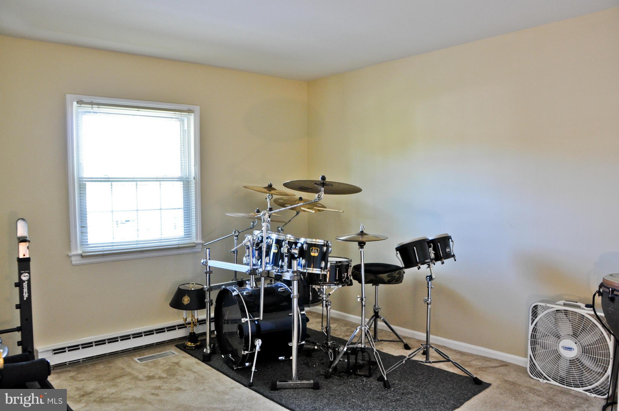 1305 Lee Road Sterling, VA 20164 - Photo 21 of 30 Bedroom