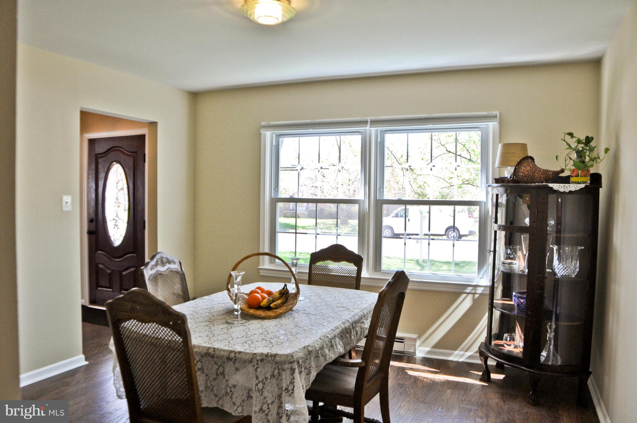 1305 Lee Road Sterling, VA 20164 - Photo 6 of 30 Dining Room