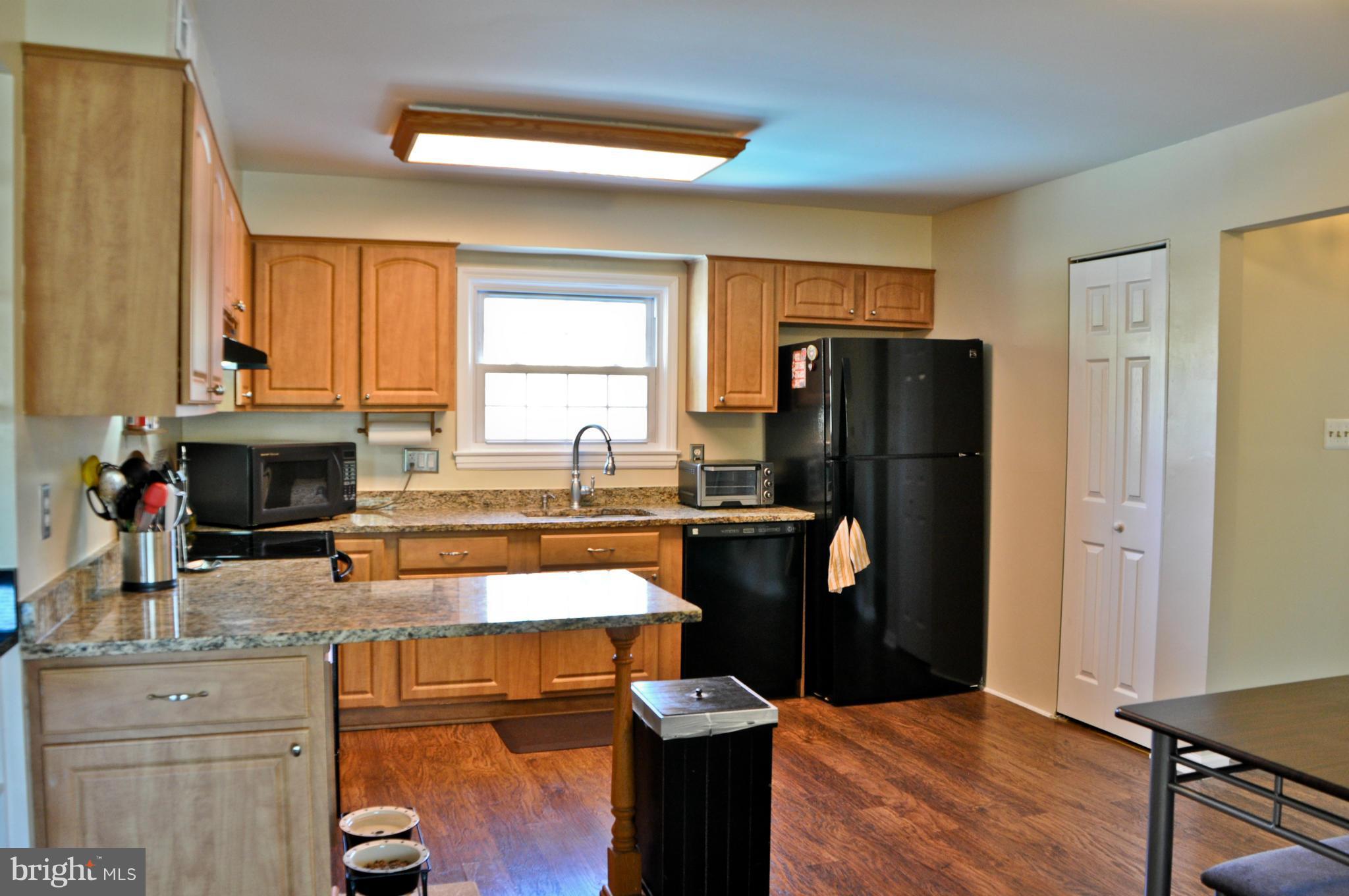 1305 Lee Road Sterling, VA 20164 - Photo 8 of 30 Kitchen