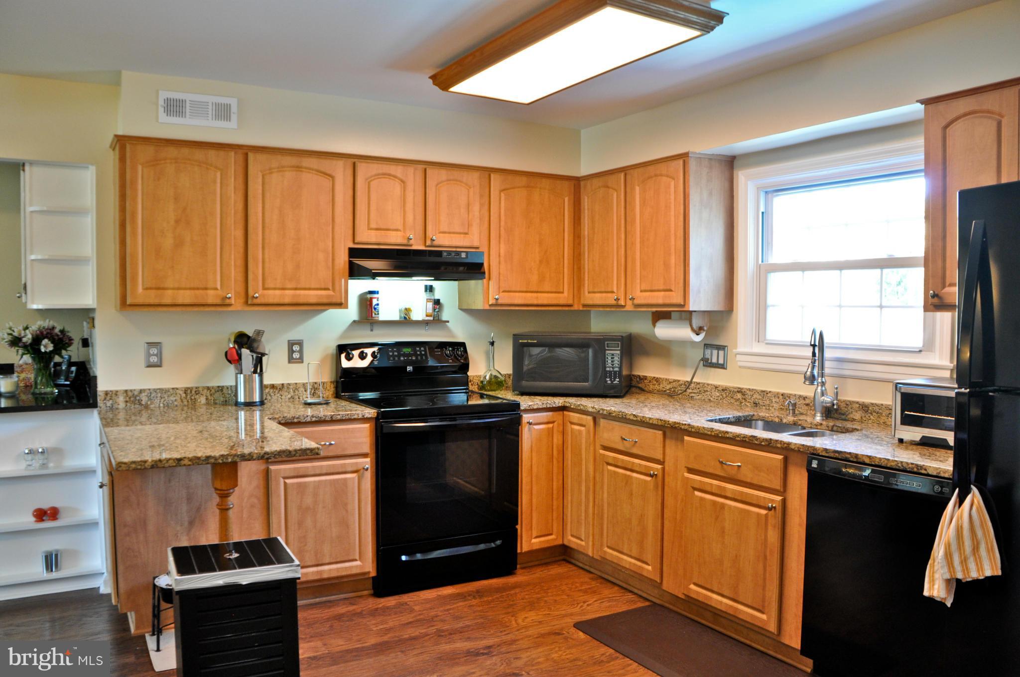 1305 Lee Road Sterling, VA 20164 - Photo 9 of 30 Kitchen