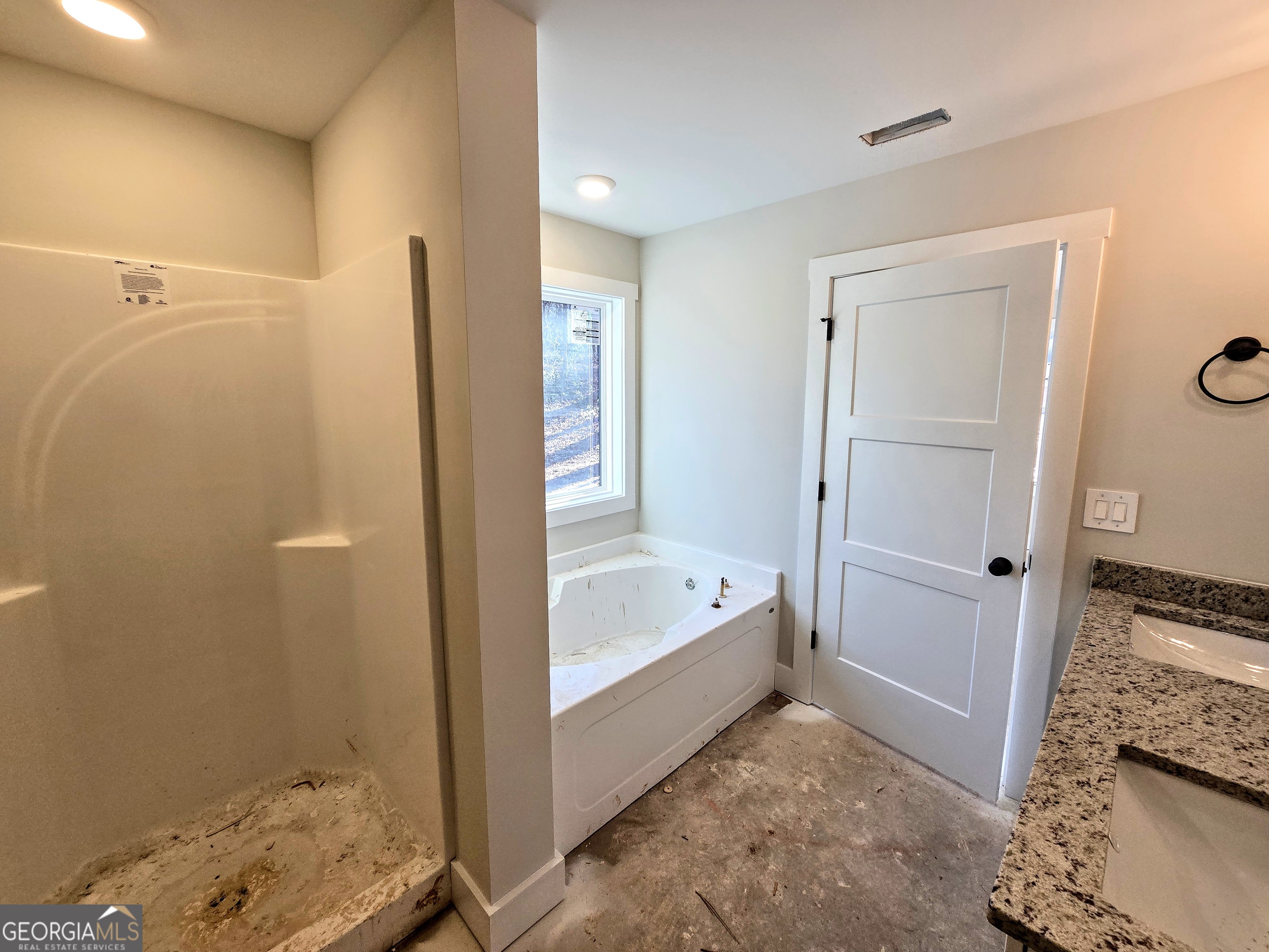 266 Center Point Road Bremen, GA 30110 - Photo 14 of 21 a bathroom with a tub and a sink