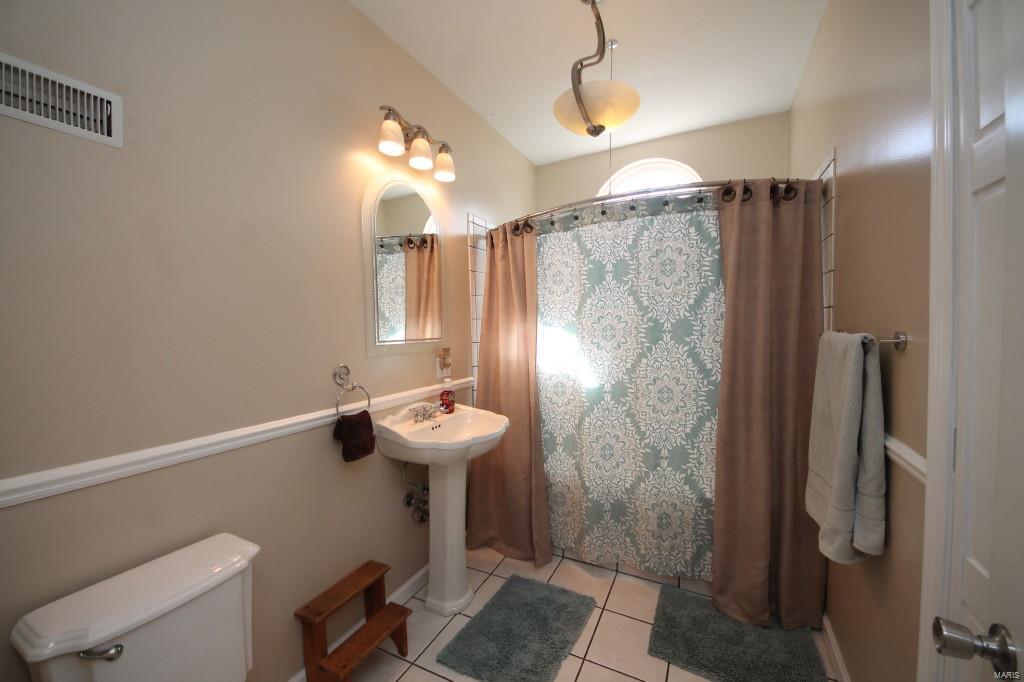 2461 Rentchler Road Belleville, IL 62221 - Photo 19 of 56