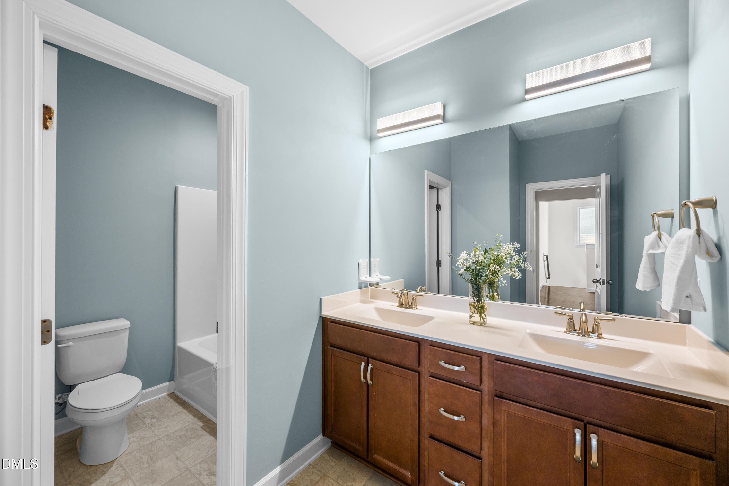 8035 Gilano Drive Raleigh, NC 27603 - Photo 22 of 41 22_21 -8035 gilano dr, interior