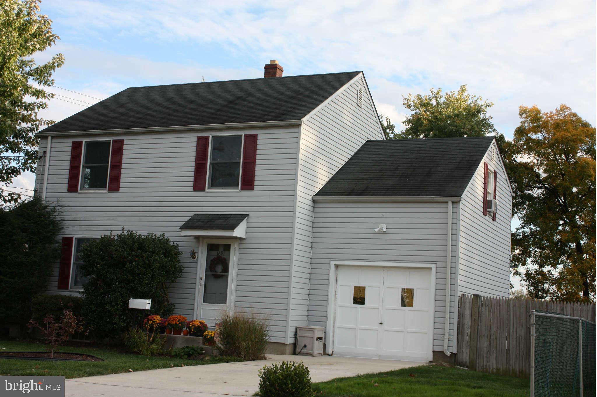 1691 Yakona Road Baltimore, MD 21286 - Photo 1 of 27 Exterior (Front)
