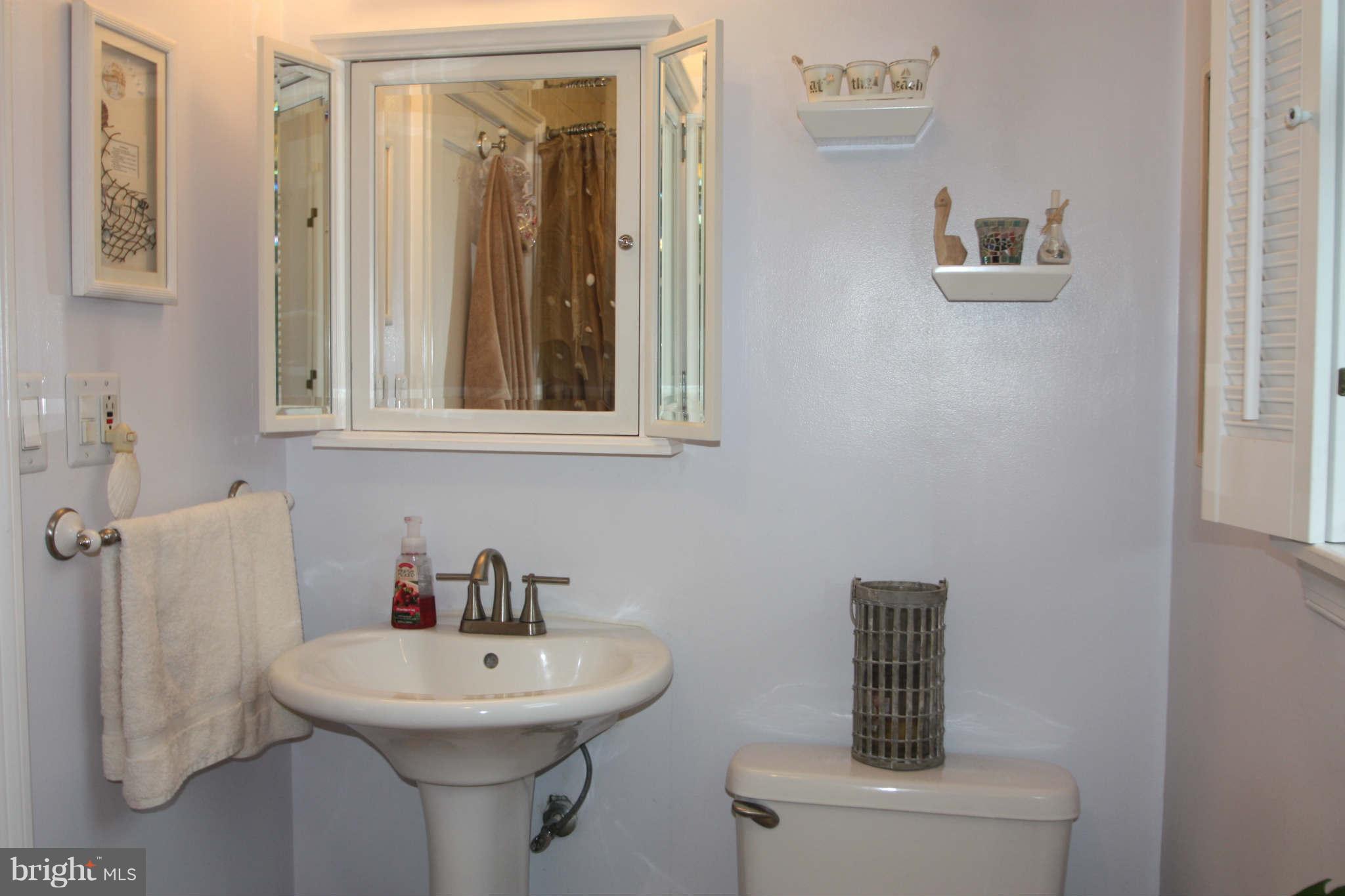 1691 Yakona Road Baltimore, MD 21286 - Photo 17 of 27 Bath