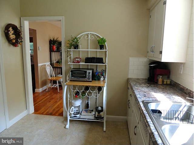 1691 Yakona Road Baltimore, MD 21286 - Photo 9 of 27 Kitchen