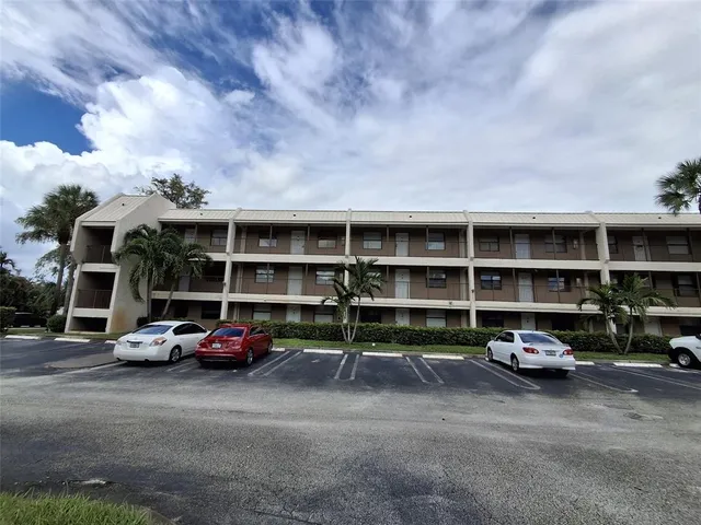 $2,600 | 8763 Shadow Wood Boulevard, Unit 202, Coral Springs, FL 33071