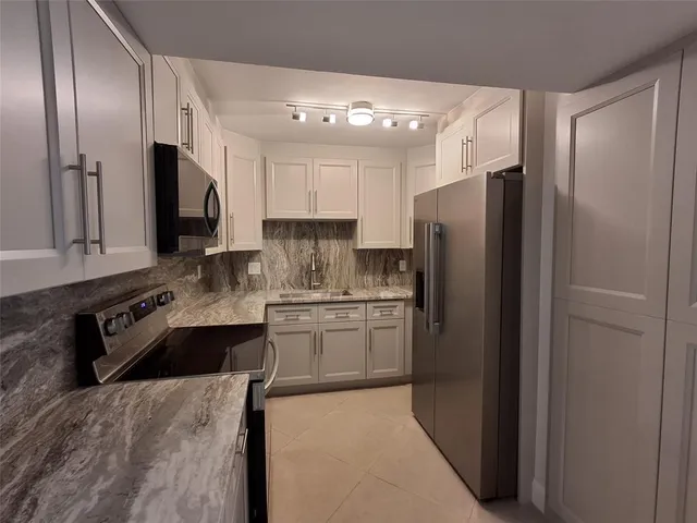 $2,600 | 8763 Shadow Wood Boulevard, Unit 202, Coral Springs, FL 33071