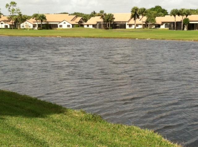 8192 Horseshoe Bay Road Boynton Beach, FL 33472 - Photo 18 of 24 Lake and Golf view