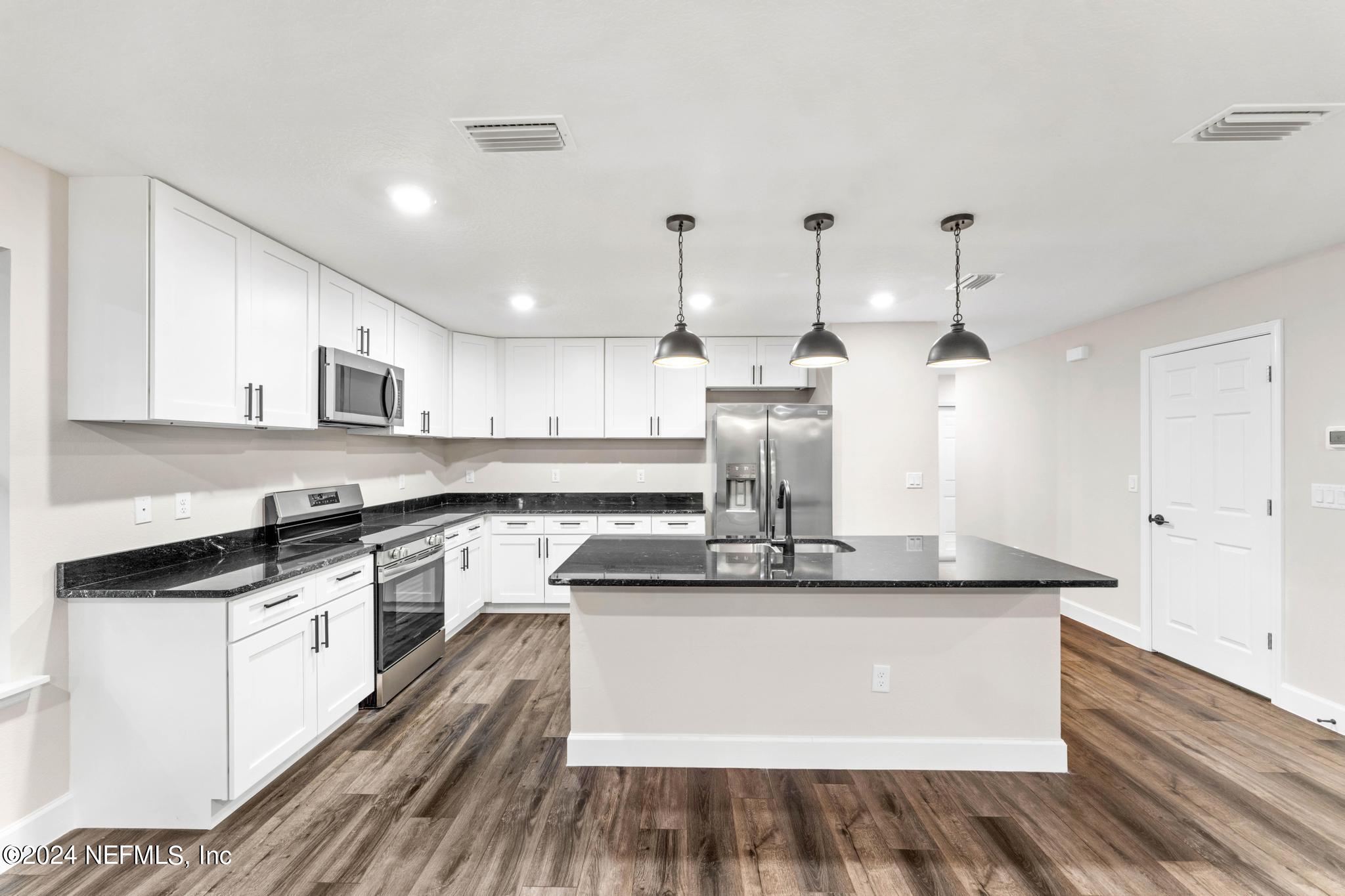 9032 Taylor Field Road Jacksonville, FL 32222 - Photo 4 of 24 DSC08635