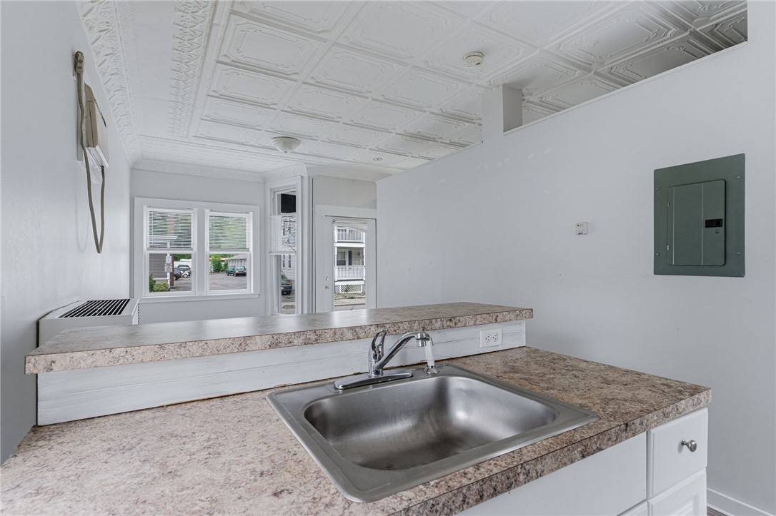 42 Transit Street Woonsocket, RI 02895 - Photo 5 of 27