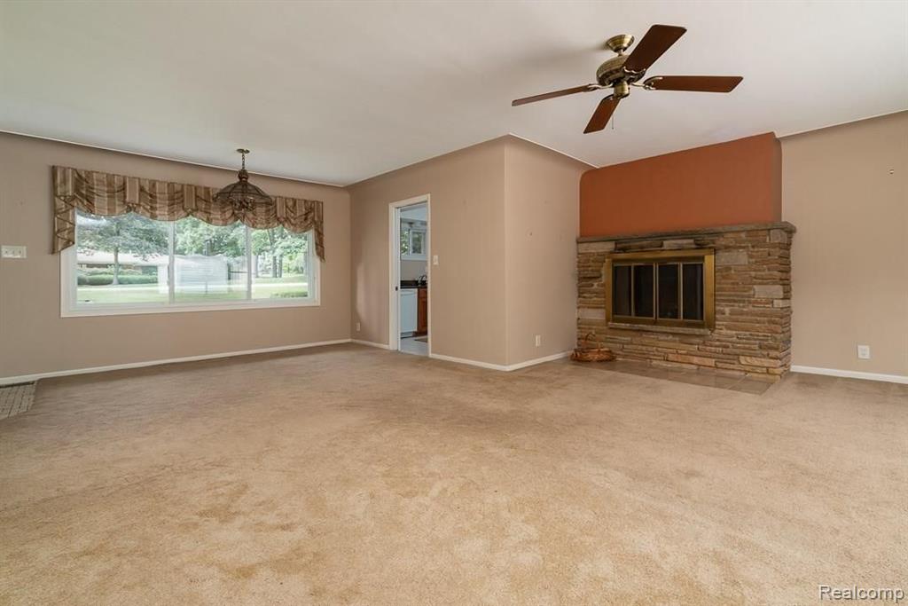 240 Kalhaven Road Rochester Hills, MI 48307 - Photo 9 of 26