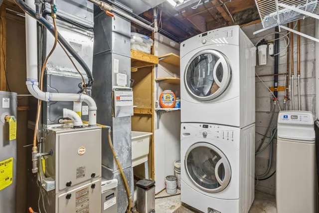 $290,000 | 1684 Covington Lane, Eagan, MN 55122