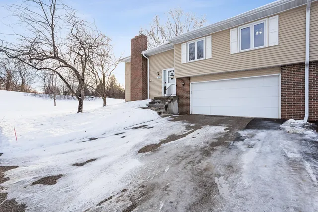 $290,000 | 1684 Covington Lane, Eagan, MN 55122