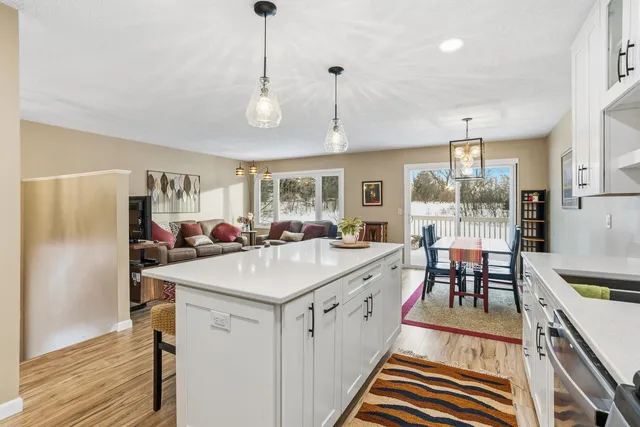 $290,000 | 1684 Covington Lane, Eagan, MN 55122