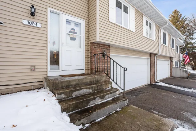 $290,000 | 1684 Covington Lane, Eagan, MN 55122