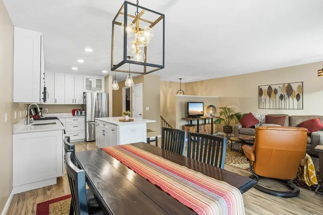 $290,000 | 1684 Covington Lane, Eagan, MN 55122