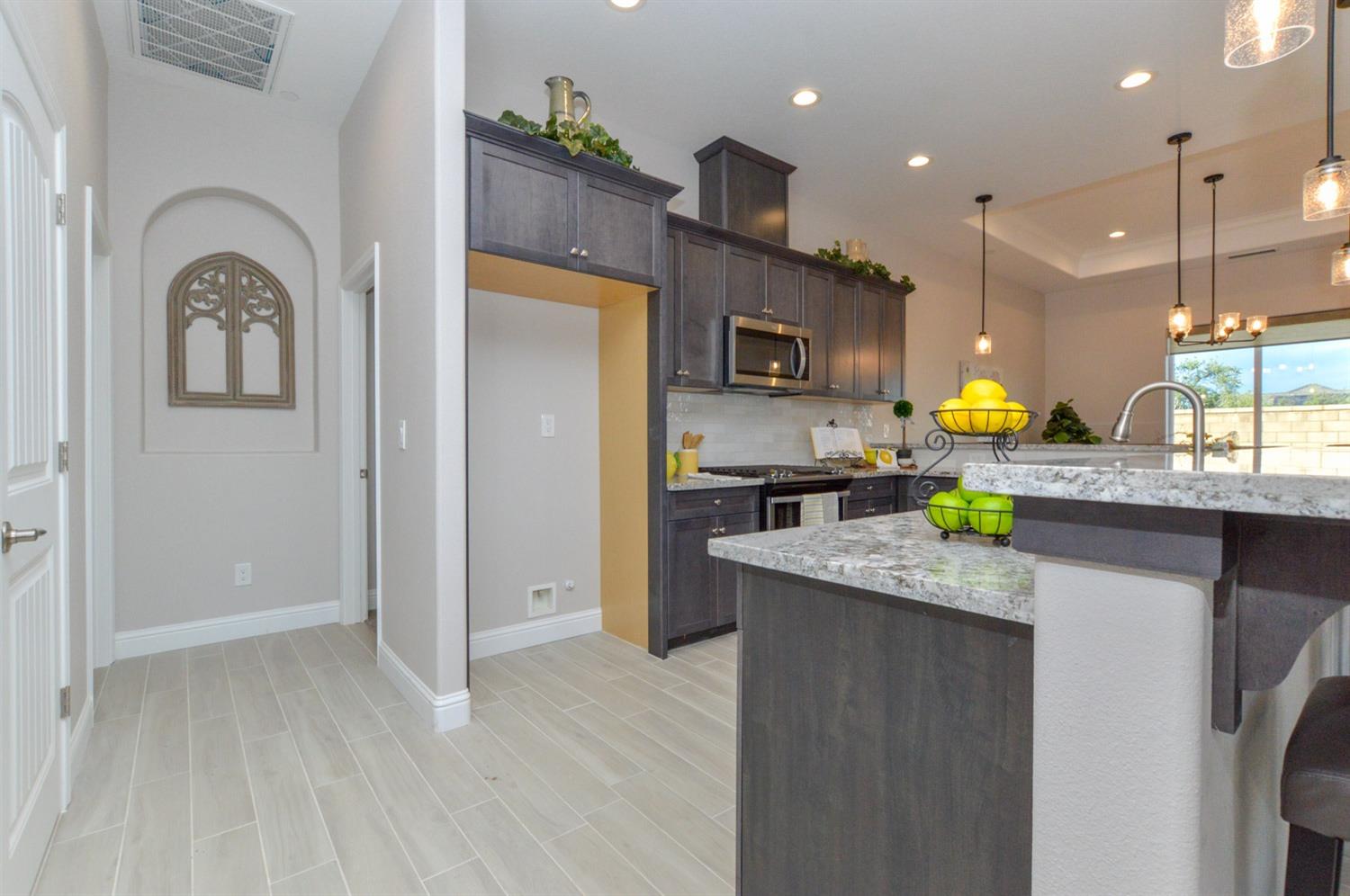 621 Alpine Way Madera, CA 93636 - Photo 4 of 7 Gallery Image 4