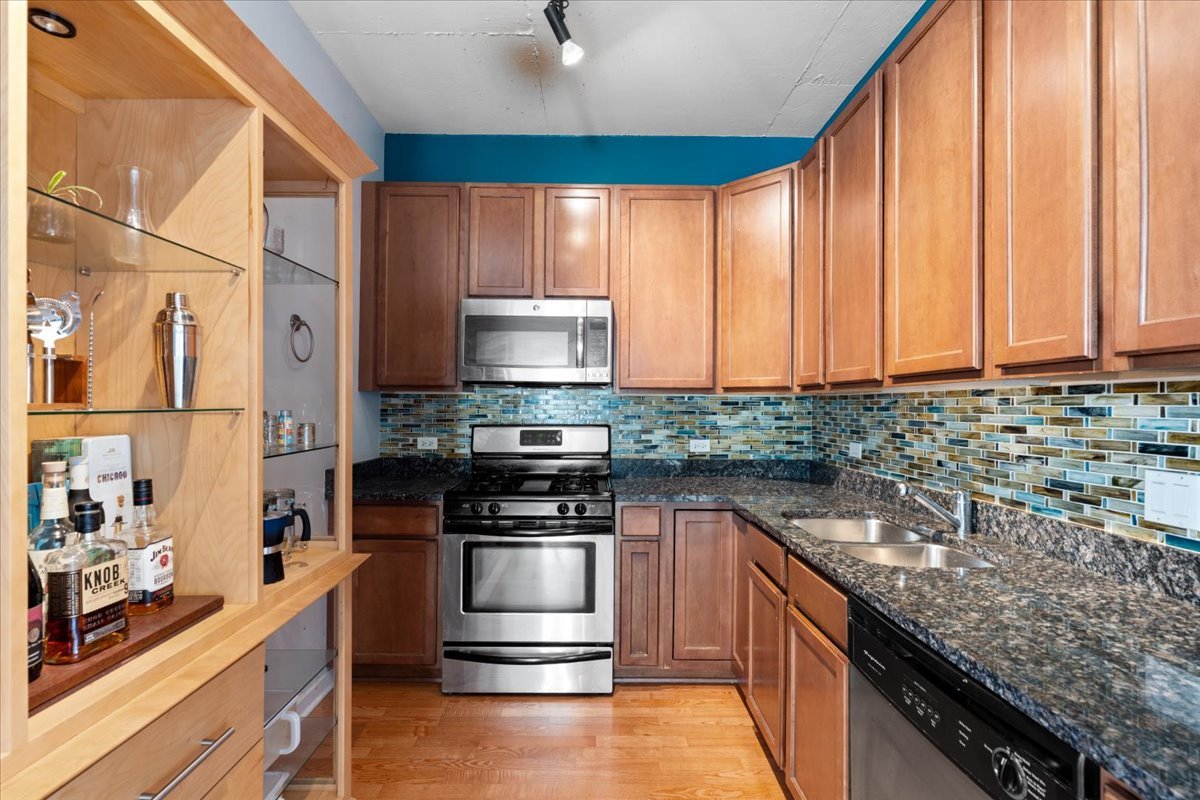909 West Washington Boulevard, Unit 804 Chicago, IL 60607 - Photo 6 of 19