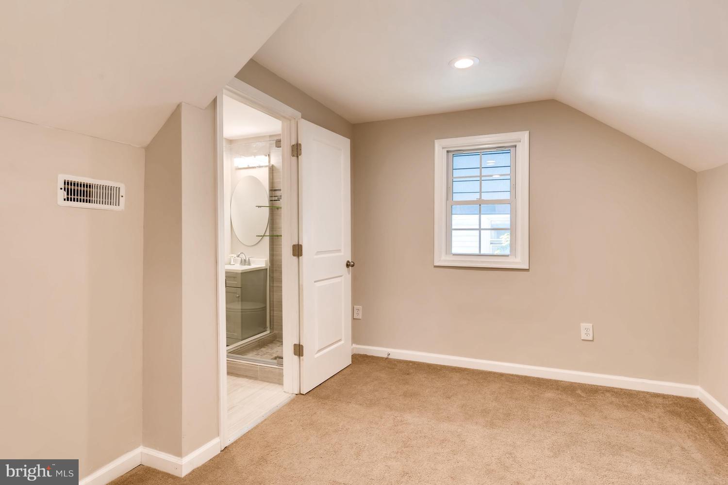 21 Village Road Baltimore, MD 21208 - Photo 17 of 28 Bedroom