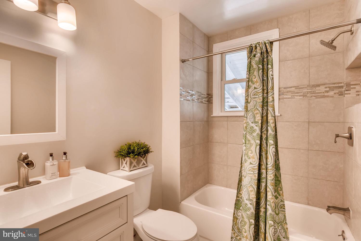 21 Village Road Baltimore, MD 21208 - Photo 5 of 28 Bath